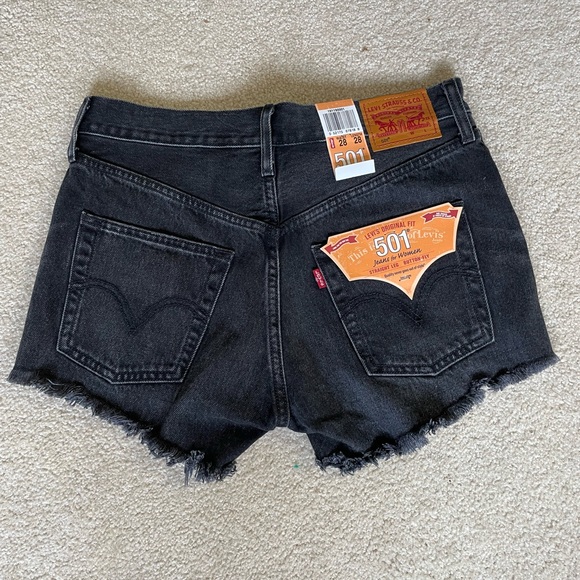 Black Levi’s Denim Shorts - Picture 6 of 8